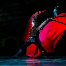 Texas Ballet Theater Opens Season With DRACULA