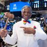 Photos: André De Shields Rings New York Stock Exchange Closing Bell