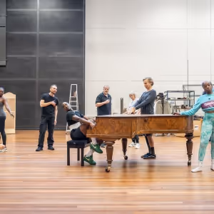 Photos: THE IMPORTANCE OF BEING EARNEST At National Theatre In Rehearsal