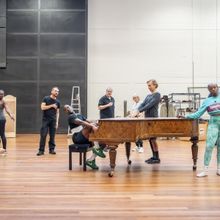 Photos: THE IMPORTANCE OF BEING EARNEST At National Theatre In Rehearsal