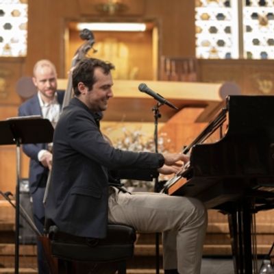 Review: Guy Mintus Thrills in RHAPSODY IN BLUE & WHITE at Stephen Wise Free Synagogue