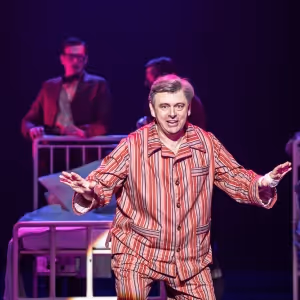Review: NYE, National Theatre