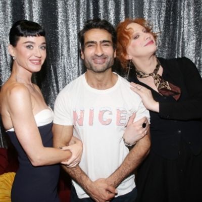Photos: Katy Perry Visits the OH, MARY! Cast Backstage