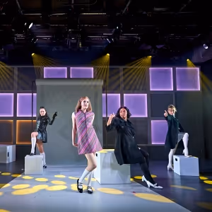 Photos: Get a First Look at CLOSE UP - THE TWIGGY MUSICAL at The Menier Chocolate…