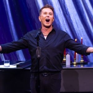 Davis Gaines Brings LOVE IS IN THE AIR to the Green Room 42
