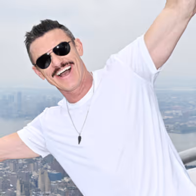 Photos: THE ROCKY HORROR SHOW Star Luke Evans Lights a Rainbow Empire State Building 