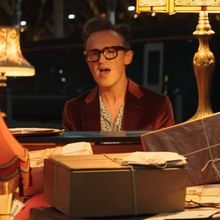 Video: PADDINGTON THE MUSICAL Composer Tom Fletcher Performs, 'One of Us'