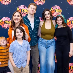 Photos: A WALK ON THE MOON Cast Meets the Press