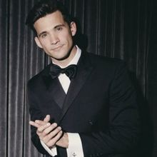 MAYBE HAPPY ENDING's Dez Duron Will Perform Free Concert in Bryant Park
