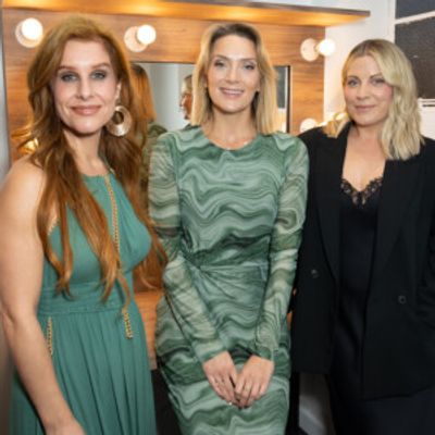Photos: WICKED Celebrates 20th Anniversary in London With 'Pink' and 'Green' Performa