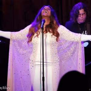 Photos: Wendy Moten Makes Triumphant Return to Birdland