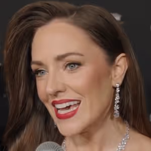 Video: Laura Osnes and Carrie Manolakos Talk Michael Crawford at the 2025 Kennedy…