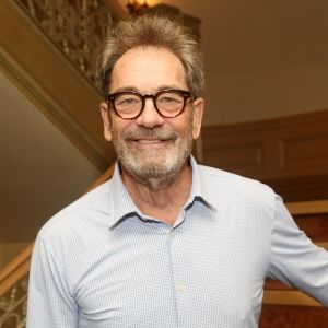 Ryann Redmond, Nik Walker & More to Join ROCKERS ON BROADWAY Honoring Huey Lewis &…