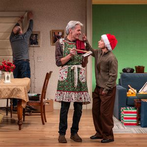 Photos: Gary Cole and More in CATCH AS CATCH CAN at Steppenwolf Theatre Company