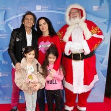 Photos: Stars Arrive at the Opening of THE SNOWMAN at the Peacock Theatre