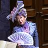 Video: Sandra Oh Makes Metropolitan Opera Debut In LA FILLE DU RÉGIMENT