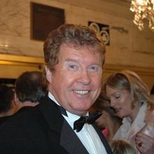 Michael Crawford Joins Sick Children's Trust TOGETHER AT CHRISTMAS Concert