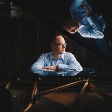 Ted Perry Holiday Trio with Guest Vocalist Ryan Montbleau Come to the Town Hall Theat