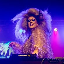 Tollie Parton Will Host Royal Countess Zingara’s New Year’s Eve Show at Century C