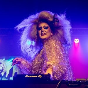 Tollie Parton Will Host Royal Countess Zingara’s New Year’s Eve Show at Century City
