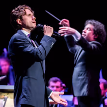 Photos: Gustavo Dudamel New York Philharmonic Tenure Begins With Aaron Tveit, Lizzo…