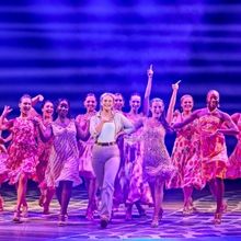 Full Cast Set For the New UK Tour of MAMMA MIA!