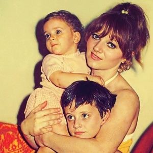 Cast Set For LIVING At Sheffield Theatres