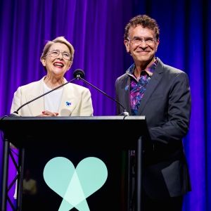 Photos & Video: See Bening, Stokes Mitchell & More at The Entertainment Community…