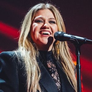 Photos: Kelly Clarkson, Lenny Kravitz & More Play The 2023 iHeartRadio Music Festival