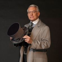 Simon Burke AO Joins WICKED in Melbourne Next Month