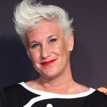 Anne Burrell & Jeff Mauro Mentor on WORST COOKS IN AMERICA: LOVE AT FIRST BITE