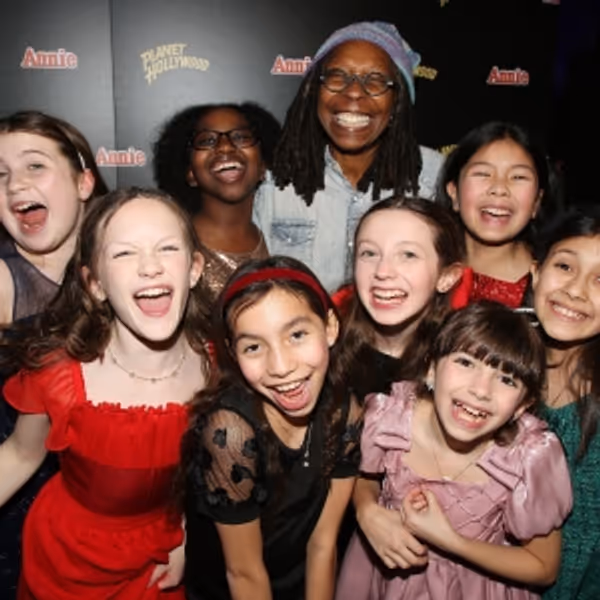 Photos: Whoopi Goldberg & ANNIE Cast Celebrate at Planet Hollywood NYC Photo