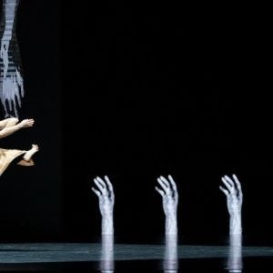 Cloud Gate Dance Theatre Of Taiwan Perform LUNAR HALO at Sadler's Wells in November