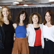 Photos: See Arielle Goldman, Leslie Rodriguez Kritzer & Rhea Perlman in Rehearsals…