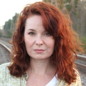 Interview: Sara Gaston of THE ROOMMATE at STAGES HOUSTON