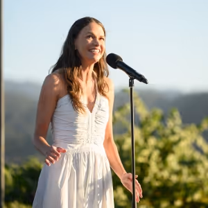 Photos: Sutton Foster Performs at Peju Winery as Part of Broadway and Vine's Summer…