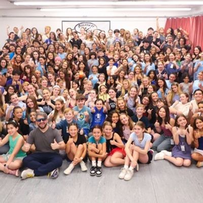 Photos: SCHMIGADOON! Star Alex Brightman Visits With Young Performers at Broadway Art