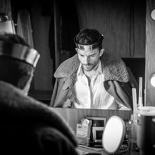 Photos: Jonathan Bailey and More Behind the Scenes of RICHARD II