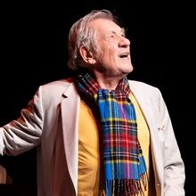 Photos: Sir Ian McKellen Gives Free Performance for 600 Students At Chicago Shakesp