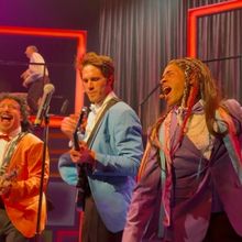 Photos: THE WEDDING SINGER at The Colony Theatre