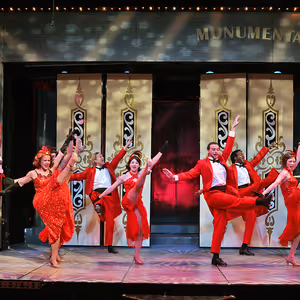 Photos: SINGIN' IN THE RAIN Opens at Beef & Boards Dinner Theatre