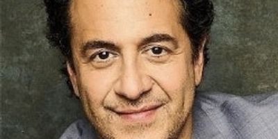 Cyrus Deboo Will Bring THERE’S SOMETHING SERIOUSLY WRONG WITH CYRUS Photo