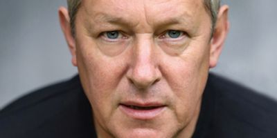 Interview: ‘It's What Theatre Does Best.’: Actor Tony Hirst on Responsibility, Respect Photo