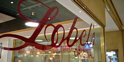 LOBEL'S ORIGINAL Debuts at Rockefeller Center to the Delight of Guests Photo
