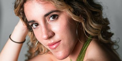 Belu Riverol: Fusing Latin Passion with Urban Precision Photo