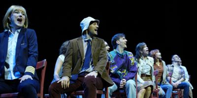 Review: COME FROM AWAY DIE VON WOANDERS at Landestheater Linz Photo