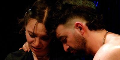 Crítica: DANI Y EL PROFUNDO MAR AZUL at LA TEATRERÍA Photo