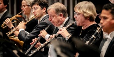 SERENADE VOOR HOUTBLAZERS Comes to Opera Ballet Vlanderen Photo