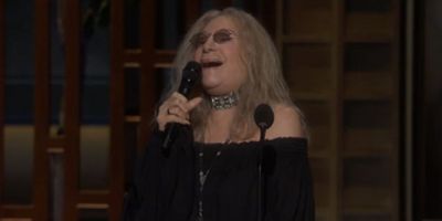 Video: Barbra Streisand Sings 'The Way We Were' During Robert Redford Tribute at 2026 Osca Photo