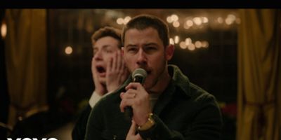 Video: Watch Nick Jonas & Andrew Barth Feldman Perform 'Home Alone' From A VERY JONAS CHRI Photo